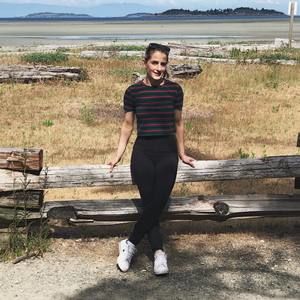 Meet your Posher, Laya